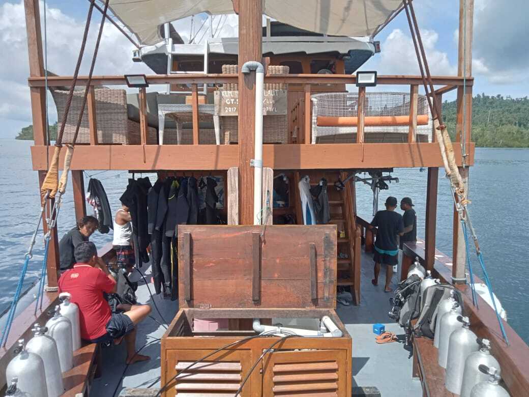 Diving deck area