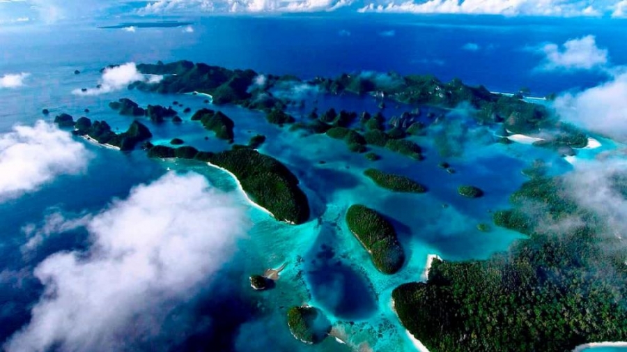 Raja Ampat - Central &amp; Northern, Pianemo (RA-22)